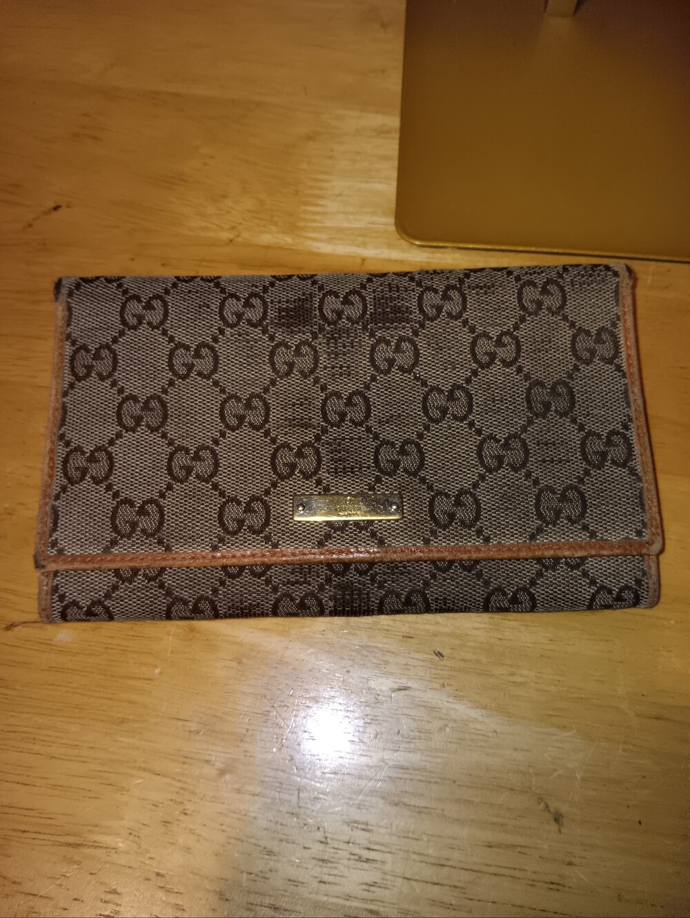 Gucci GG Vintage Monogram Wallet With Kiss Lock Coin